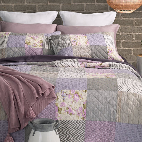Theoline Lilac Quilt Set