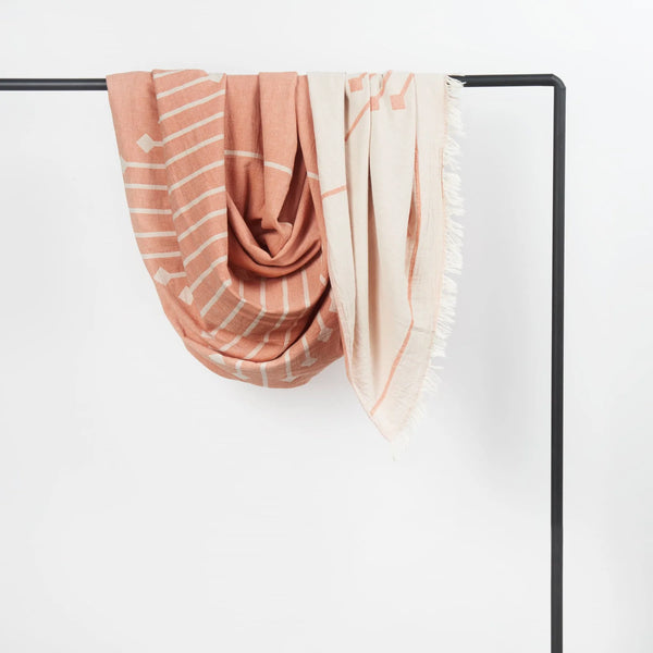 Arrow XL Towel Throw