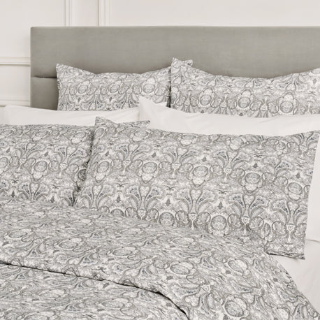 Lucia Bedding