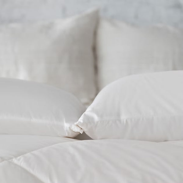St. Genève-Piatra | Wool Pillow